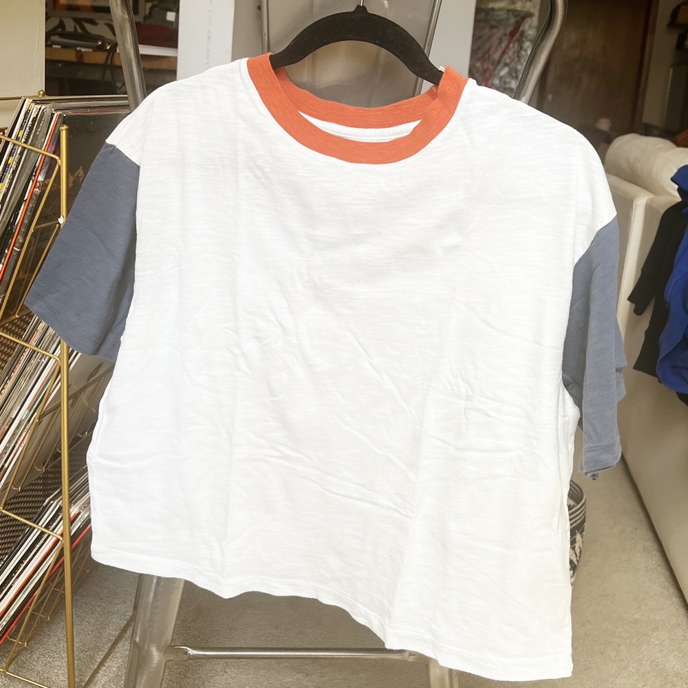 Boxy cut t-shirt NWT Size M